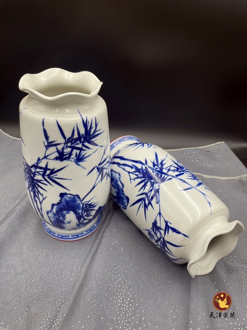 竹報平安-荷口頸瓶