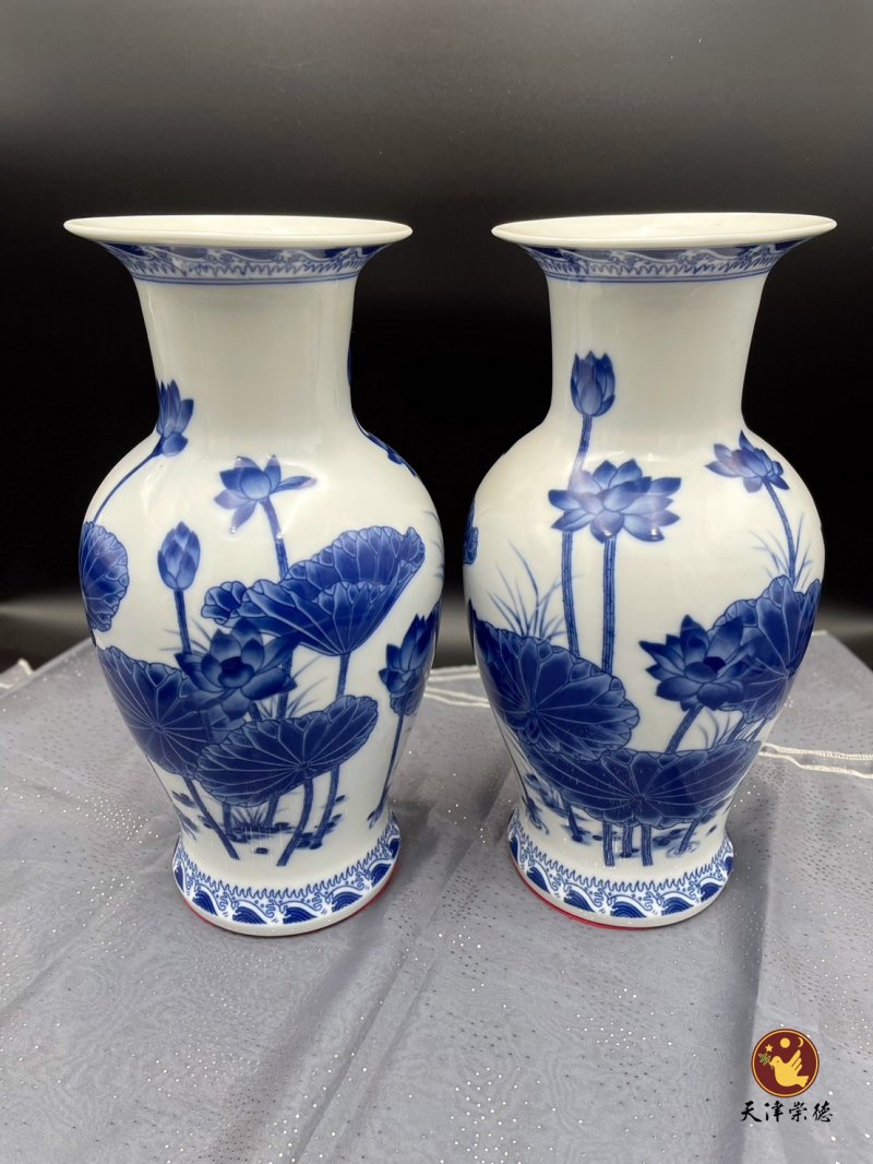 青花青荷-觀音瓶