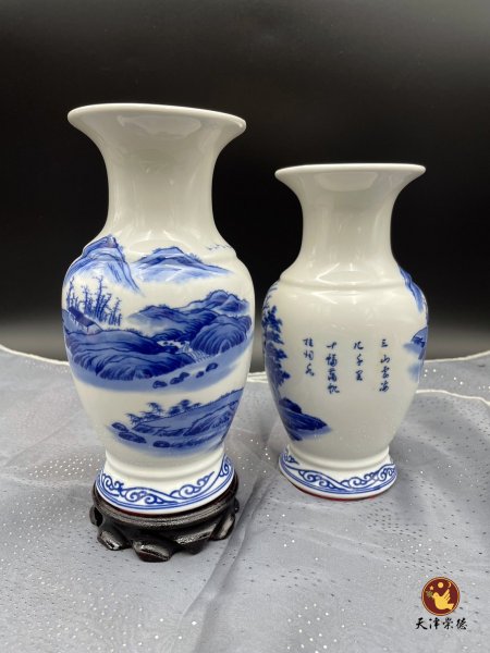 青花山水-觀音瓶