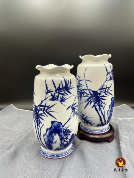 竹報平安-荷口頸瓶