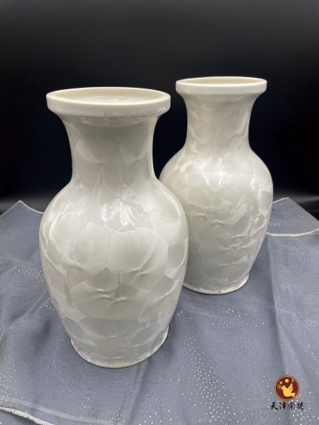 結晶釉白(觀音瓶)