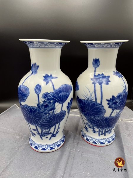 青花青荷-觀音瓶